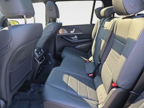 Used 2025 Mercedes-Benz GLS 450 4MATIC w/ AMG Line Exterior image 17