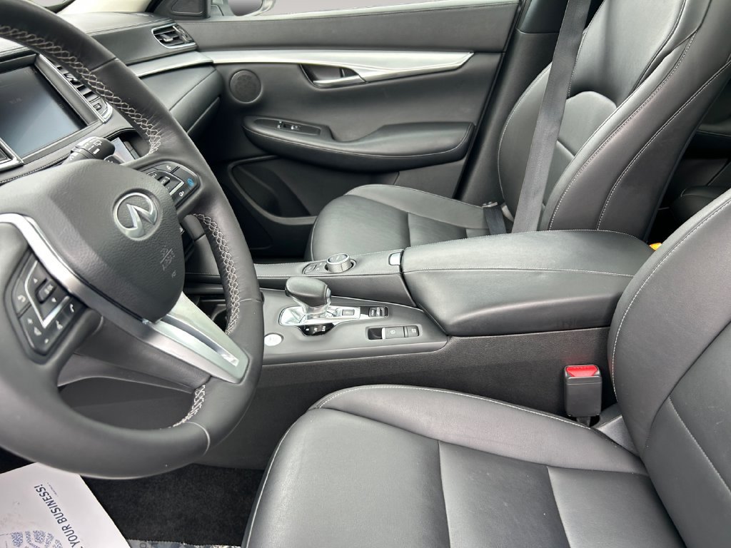 Used 2021 INFINITI QX50 Luxe AWD/4WD image 9