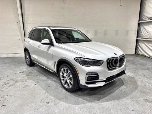 Used 2019 BMW X5 xDrive40i w/ Executive Package AWD/4WD image 3