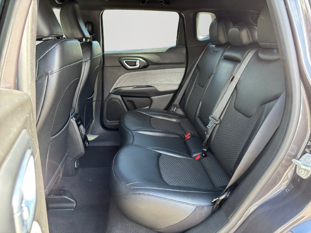 Used 2024 Jeep Compass Latitude AWD/4WD image 15