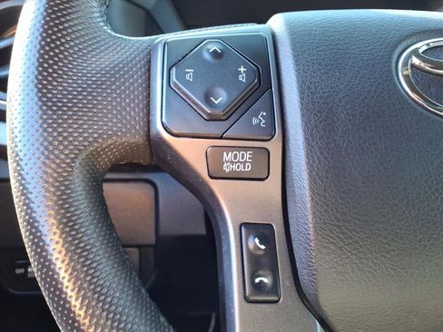 Used 2022 Toyota Tacoma TRD Sport image 19