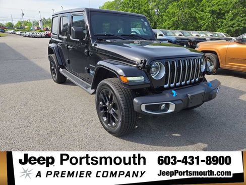 Used 2023 Jeep Wrangler Unlimited Sahara w/ Cold Weather Group AWD/4WD image 1