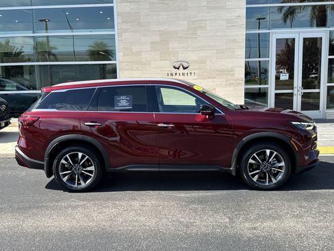 Certified 2023 INFINITI QX60 Luxe w/ Cargo Package FWD image 3