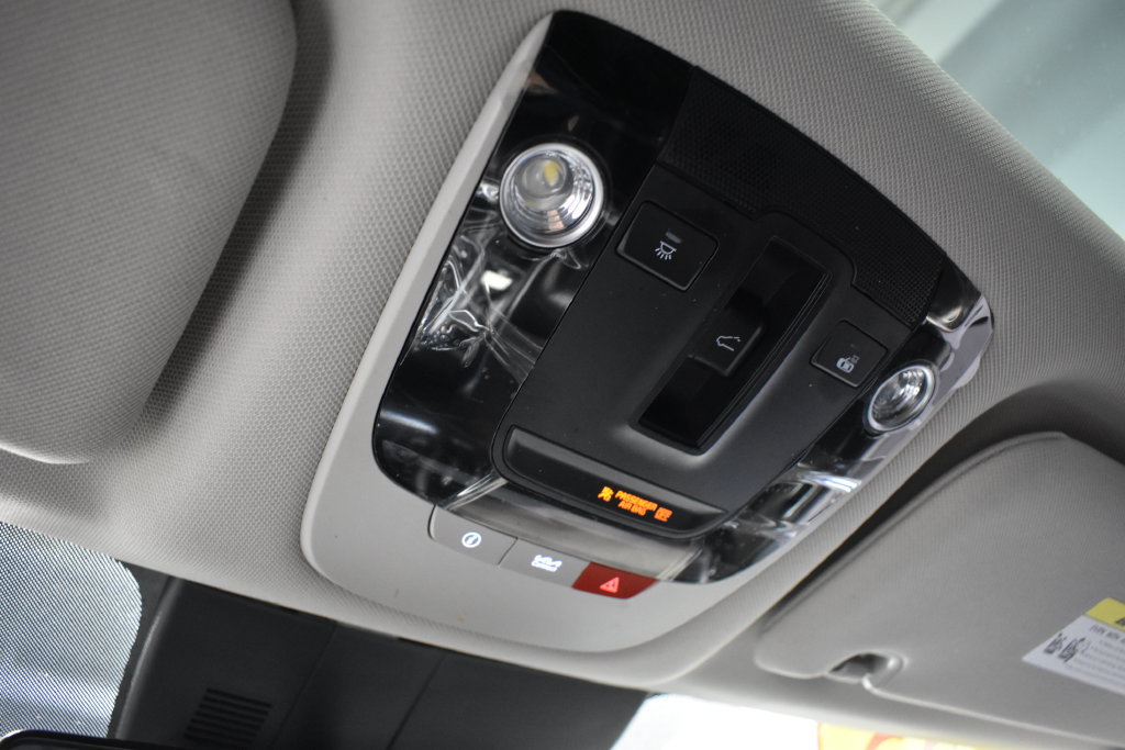 Used 2023 Kia Sorento S w/ Panoramic Sunroof Package AWD/4WD image 30