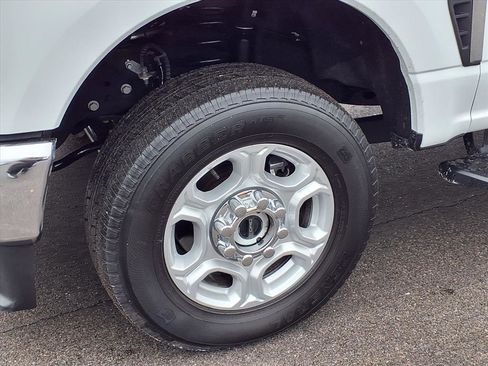 Used 2025 Ford F350 XLT image 26