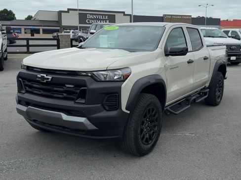 Used 2026 Chevrolet Colorado Trail Boss AWD/4WD image 2