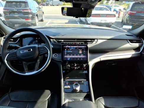 Certified 2024 Jeep Grand Cherokee L Limited w/ Luxury Tech Group II image 18