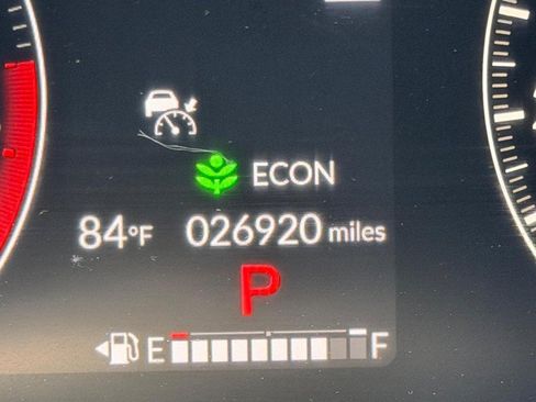 Used 2025 Honda Pilot Touring image 25