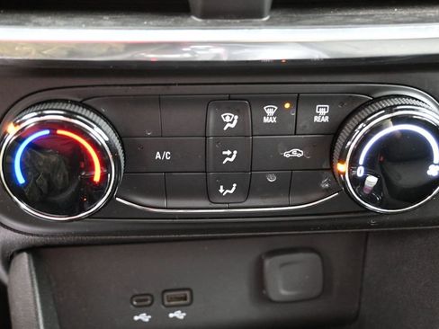 Used 2024 Buick Encore GX Preferred FWD image 25