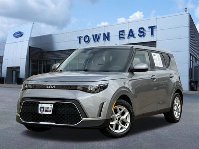 Used 2023 Kia Soul LX w/ LX Technology Package