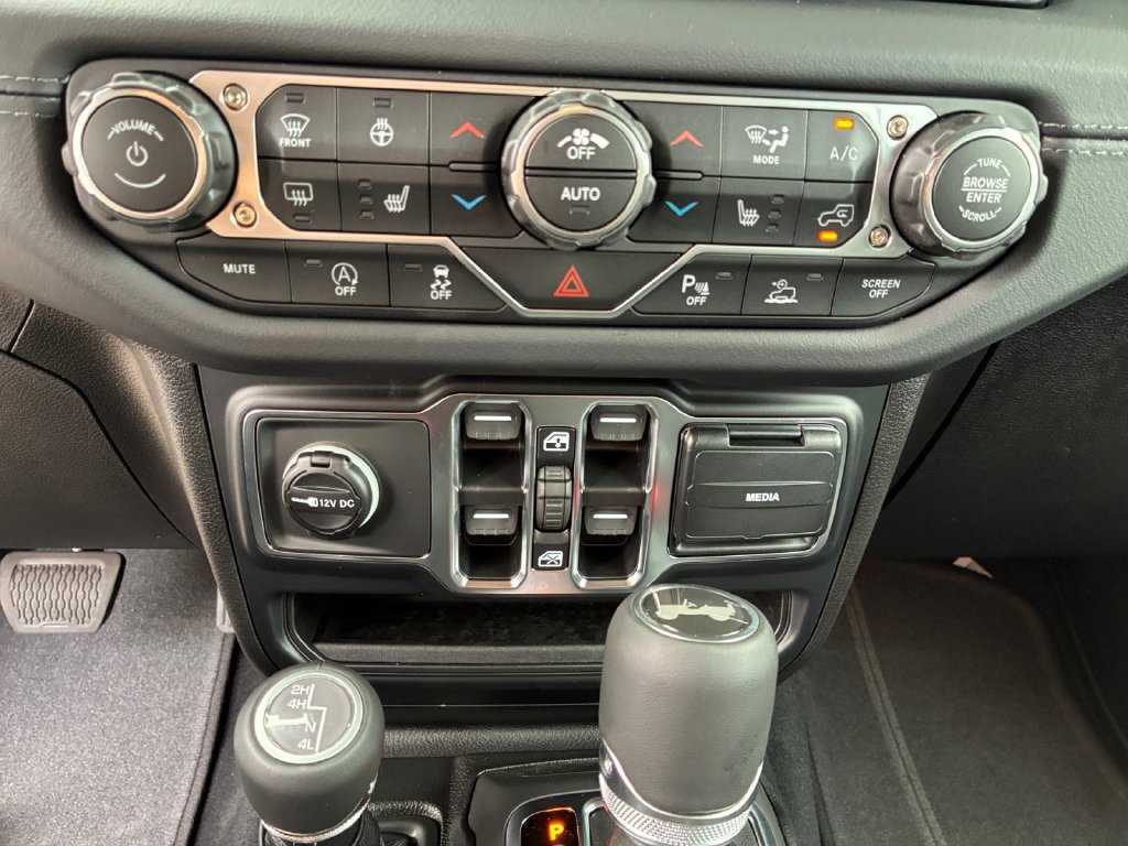 New 2027 Jeep Wrangler Unlimited Sahara AWD/4WD image 10