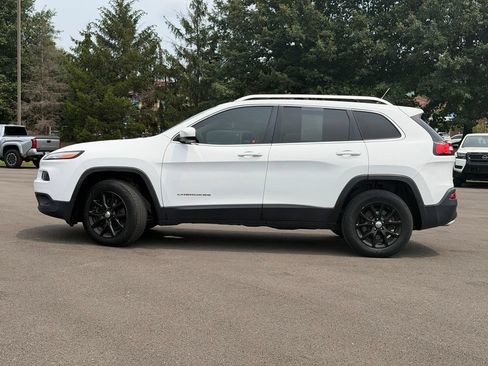 Used 2015 Jeep Cherokee Latitude w/ Cold Weather Group AWD/4WD image 3