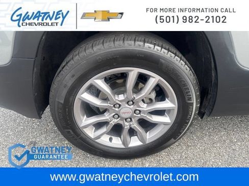 Used 2024 GMC Terrain SLT AWD/4WD image 11