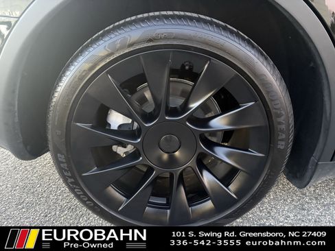 Used 2024 Tesla Model Y Long Range image 34
