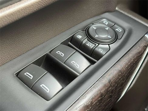 Used 2023 GMC Sierra 3500 Denali image 15