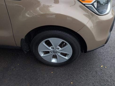 Used 2016 Kia Soul FWD image 3