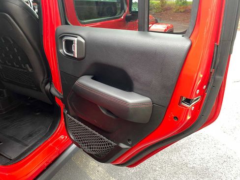 Used 2018 Jeep Wrangler Unlimited Rubicon AWD/4WD image 39