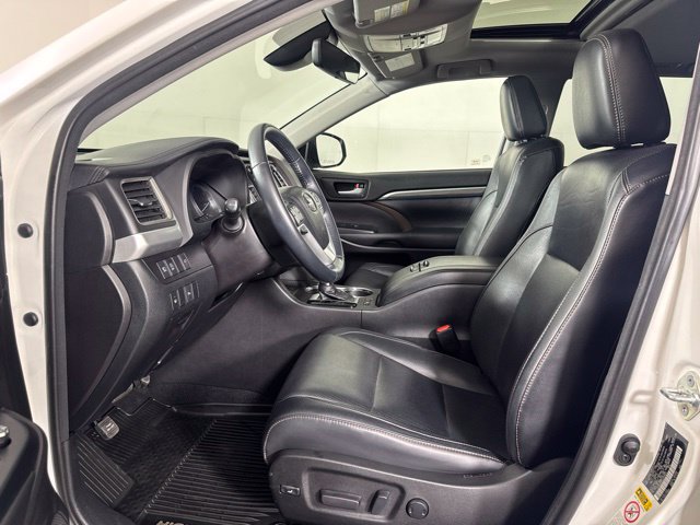 Used 2018 Toyota Highlander Limited AWD/4WD image 11