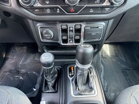 Used 2024 Jeep Wrangler Sport S image 22