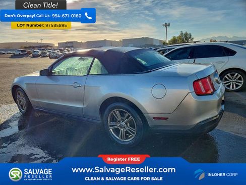 Used 2010 Ford Mustang Convertible image 3