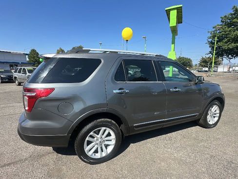 Used 2014 Ford Explorer XLT w/ Equipment Group 202A image 3