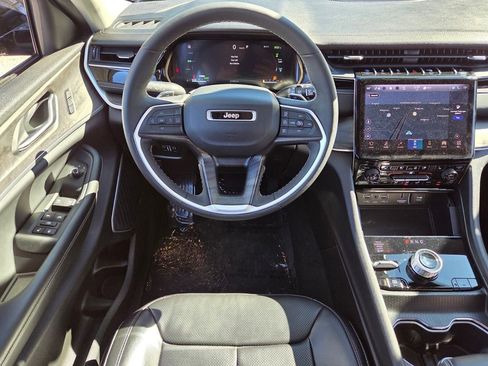 Used 2023 Jeep Grand Cherokee 4WD 4xe w/ Luxury Tech Group II image 12