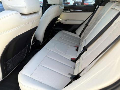 Used 2024 BMW X3 sDrive30i w/ Premium Package w/ZPA image 9