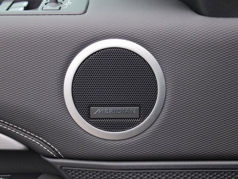 Certified 2025 Land Rover Discovery Dynamic SE image 14