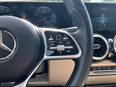 Used 2022 Mercedes-Benz GLB 250 4MATIC w/ Premium Package Lite image 25