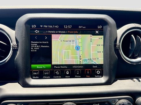 Used 2022 Jeep Wrangler Unlimited Sahara w/ Cold Weather Group AWD/4WD image 15