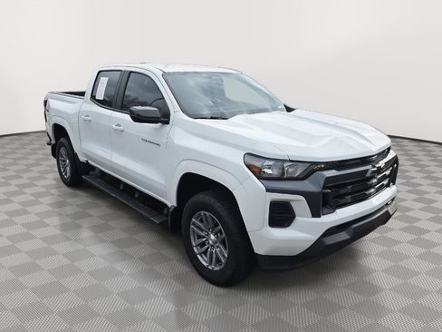 Used 2023 Chevrolet Colorado LT image 3