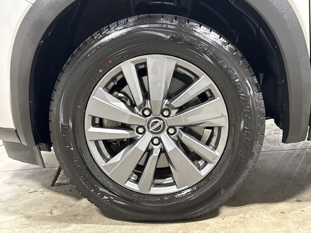 Used 2024 Nissan Pathfinder SV AWD/4WD image 27