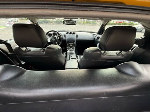 Used 2005 Nissan 350Z 35th Anniversary Edition w/ (N93) Cargo Convenience Pkg image 8