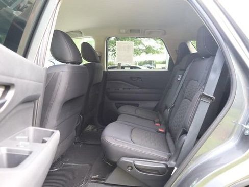 Certified 2025 Nissan Pathfinder SV FWD image 22