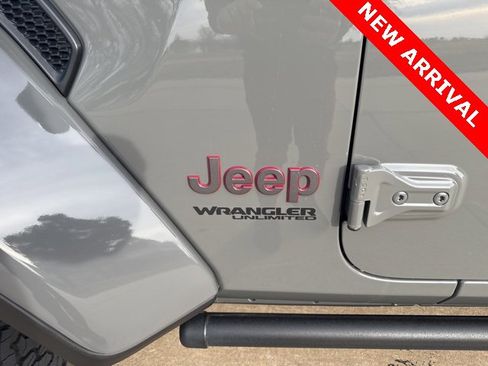 Used 2021 Jeep Wrangler Unlimited Rubicon image 11