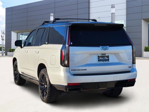 Used 2023 Cadillac Escalade Sport Platinum w/ LPO, ONYX Package image 4