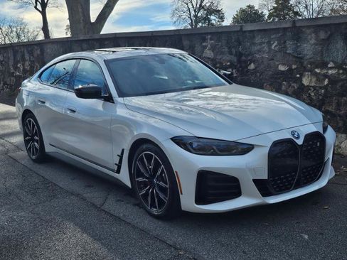 Used 2023 BMW i4 eDrive40 w/ M Sport Package image 11