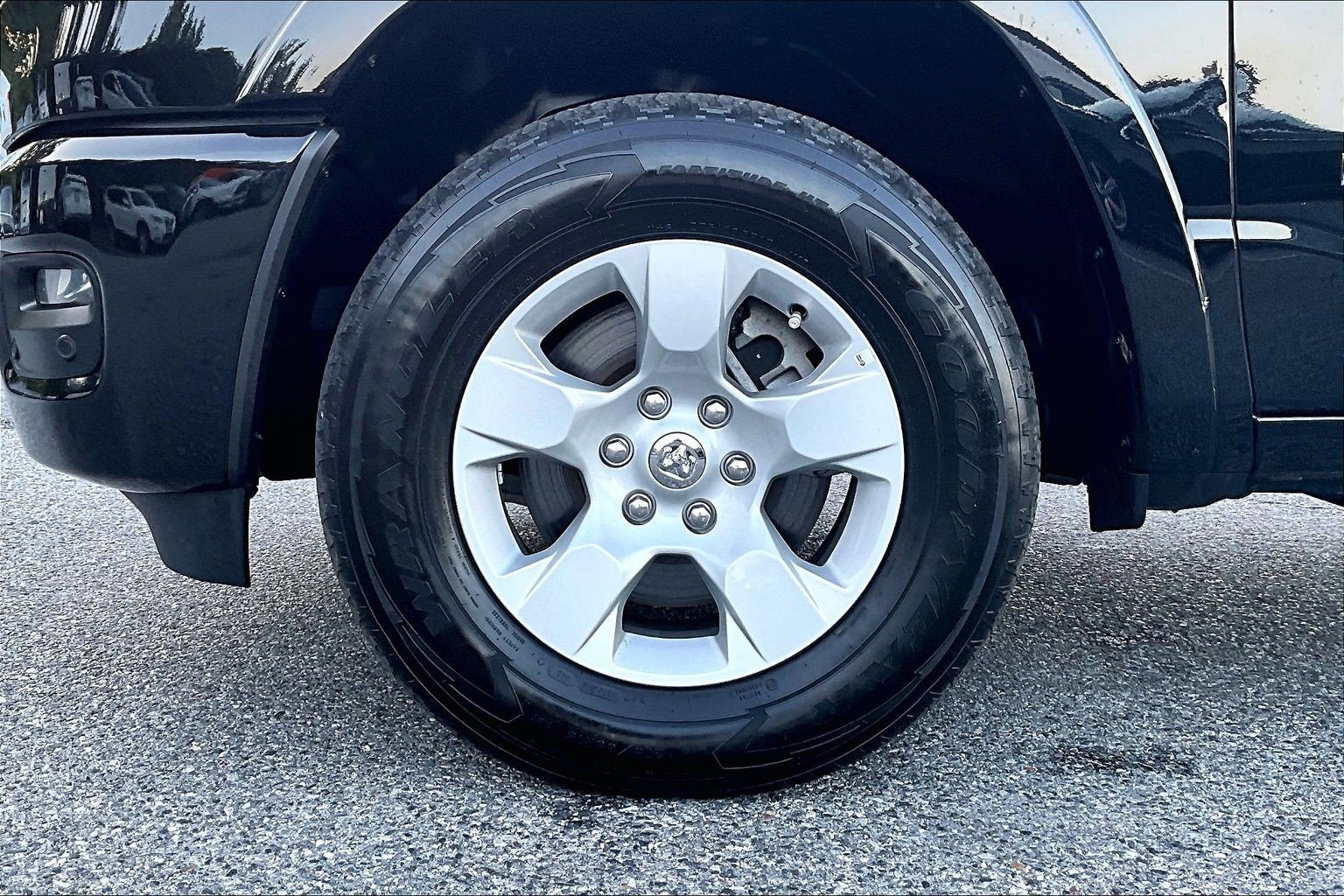 Used 2025 RAM 1500 Big Horn AWD/4WD image 9