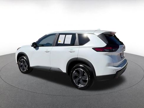 Used 2025 Nissan Rogue SV image 10