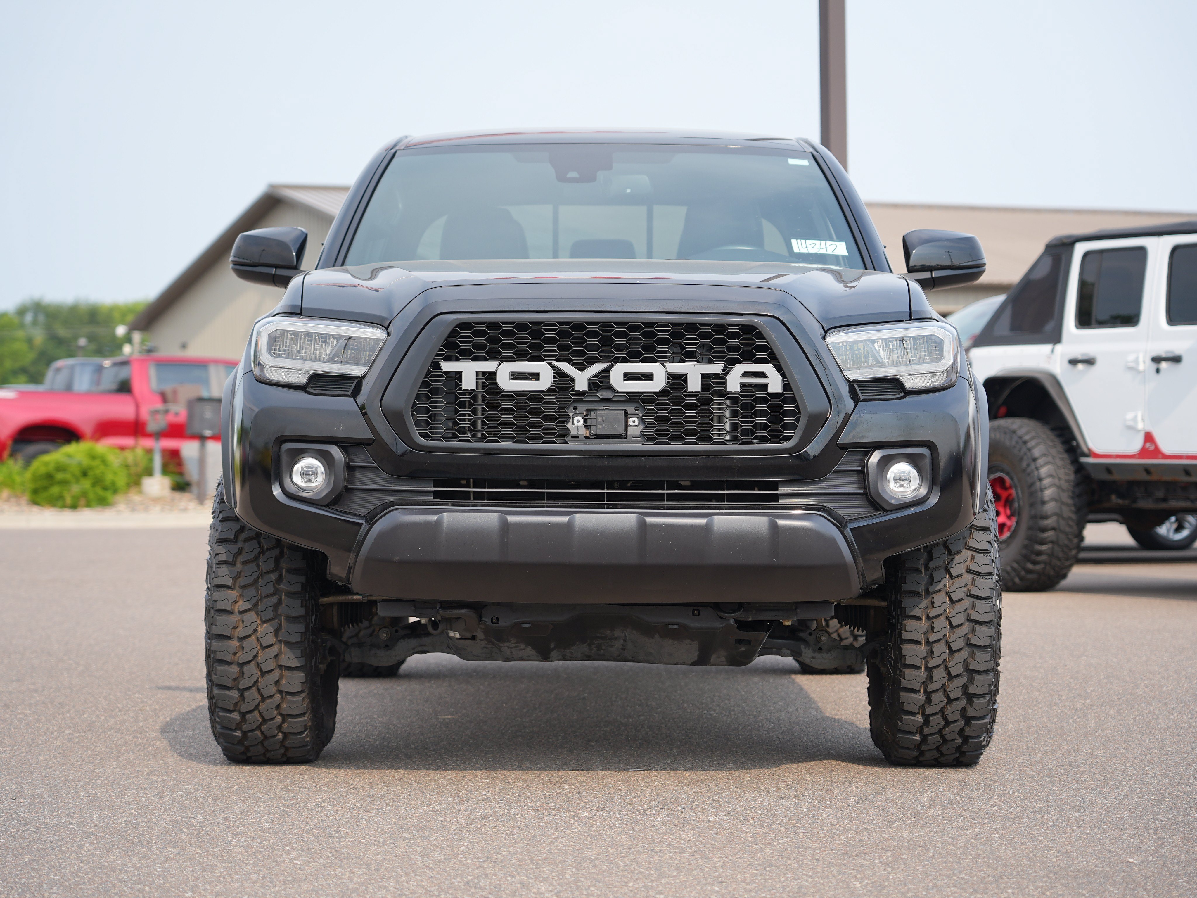 Used 2022 Toyota Tacoma TRD Off-Road AWD/4WD image 8