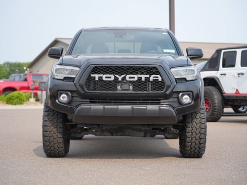 Used 2022 Toyota Tacoma TRD Off-Road AWD/4WD image 8