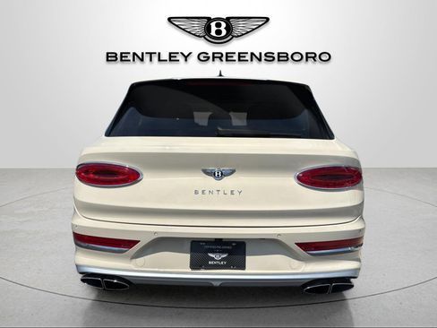 Used 2024 Bentley Bentayga Extended Wheelbase AWD/4WD image 10