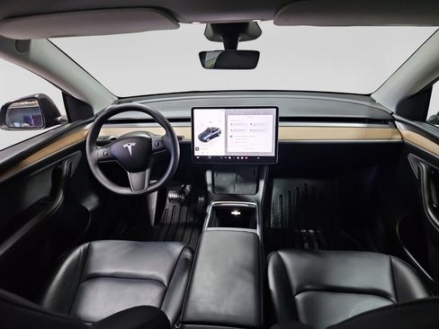 Used 2024 Tesla Model Y Long Range AWD/4WD image 15