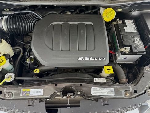 Used 2017 Dodge Grand Caravan SE w/ Power Window Group FWD image 10