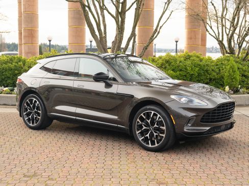 Used 2021 Aston Martin DBX image 56