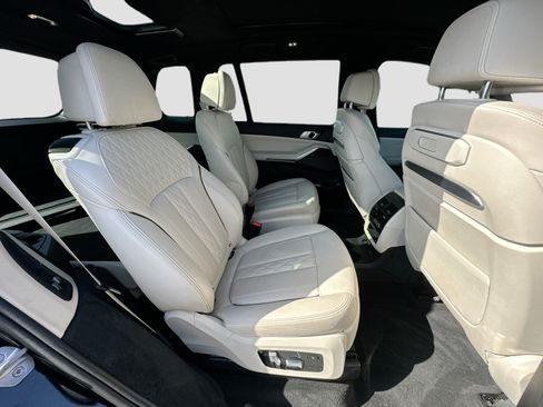 Used 2024 BMW X7 xDrive40i w/ Executive Package AWD/4WD image 28