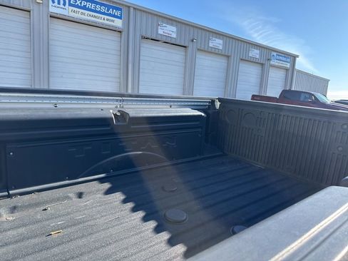 Used 2024 Nissan Titan PRO-4X w/ Pro-4x Convenience Package image 34