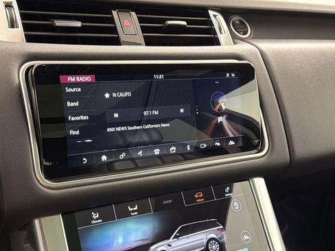Used 2020 Land Rover Range Rover Sport HSE image 18