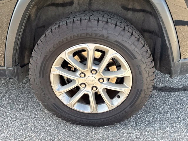 Used 2021 Jeep Grand Cherokee Laredo AWD/4WD image 12