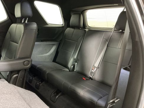 Used 2022 Chevrolet Traverse RS image 28